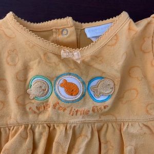 Cute 2 piece carters outfit